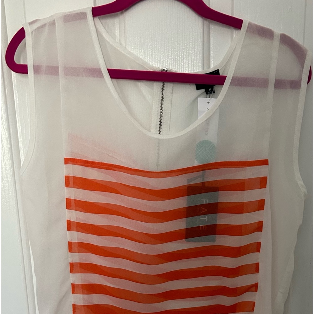 Nice spring/summer top.